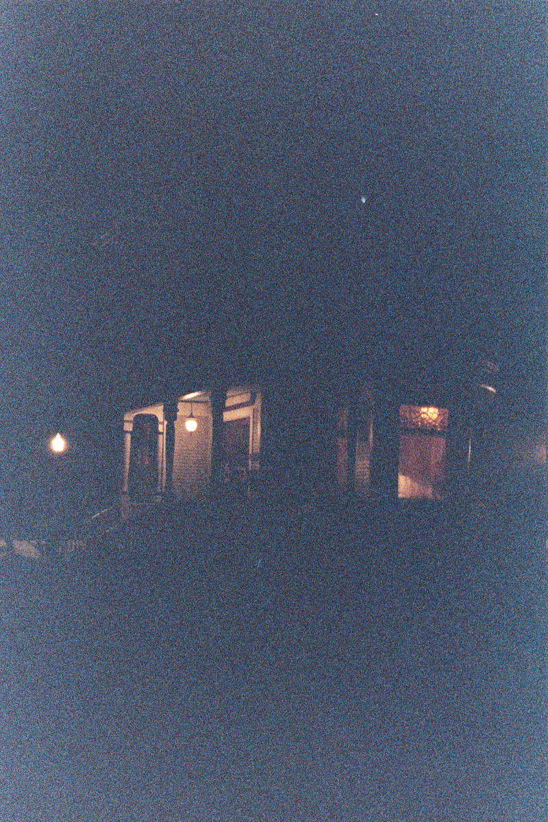 Illustration for article titled So I tried shooting Natura1600 at dusk/night